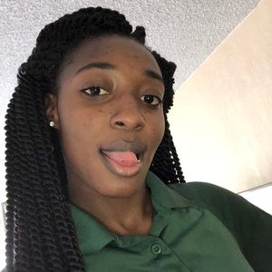 Meet your Posher, Alicia